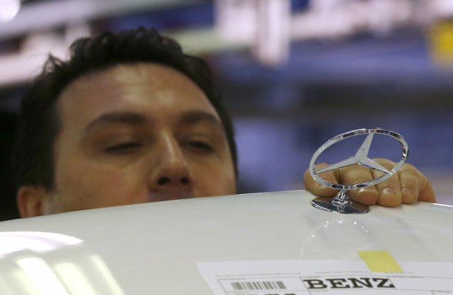 Mercedes отново продава във Франция, но само временно