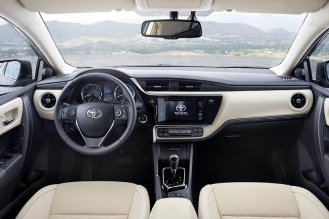 Нови снимки на обновената Toyota Corolla