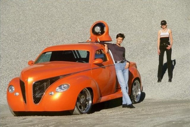 Първият автомобил със страница в интернет