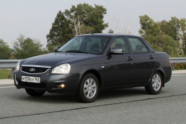 Показаха обновената Lada Priora