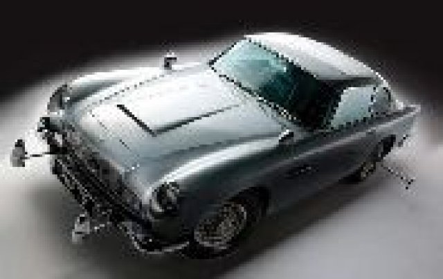 Aston Martin на Джеймс Бонд на търг