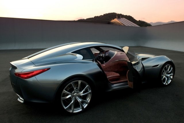 Спортният хибрид на Infiniti ще бъде готов през 2016 г.
