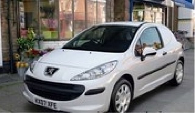 Peugeot пуска и лекотоварна версия на 207