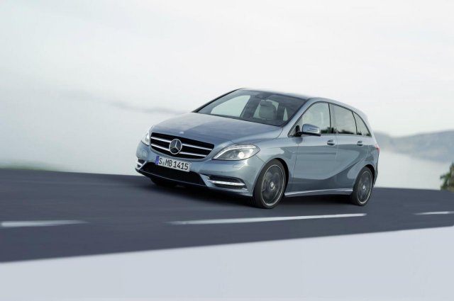 Mercedes готви B-Class със 7 места