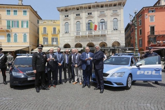 Карабинерите и полицаите в Италия ще карат Seat