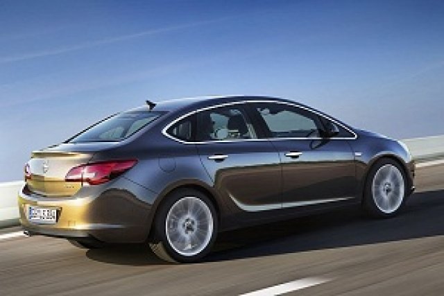 Купето с четири врати Opel Astra