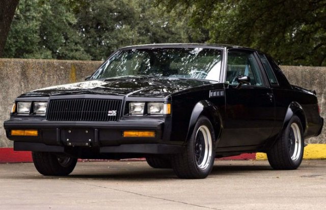 Продава се автомобилният двойник на Дарт Вейдър