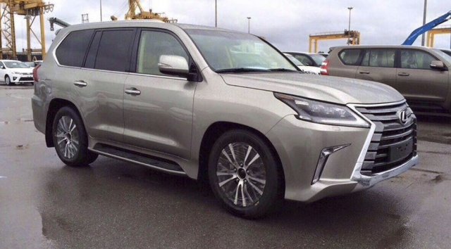 Обновеният Lexus LX570 вече не се крие