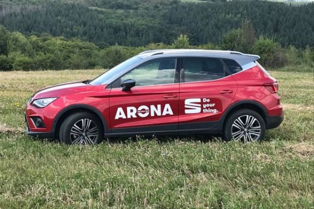 В крак с модата: тестваме новия SEAT Arona (ВИДЕО)