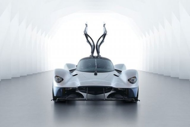 Aston Martin пуска