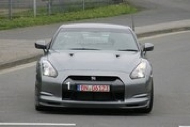 В Париж може да бъде представен Nissan Spec-V GT-R
