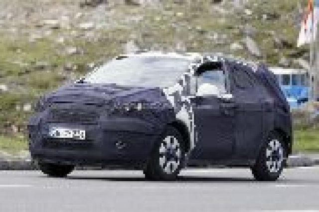 Opel прави „baby Antara”