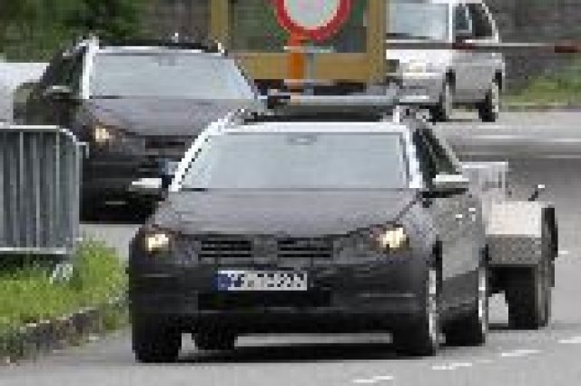 Volkswagen Cross Passat заловен за първи път