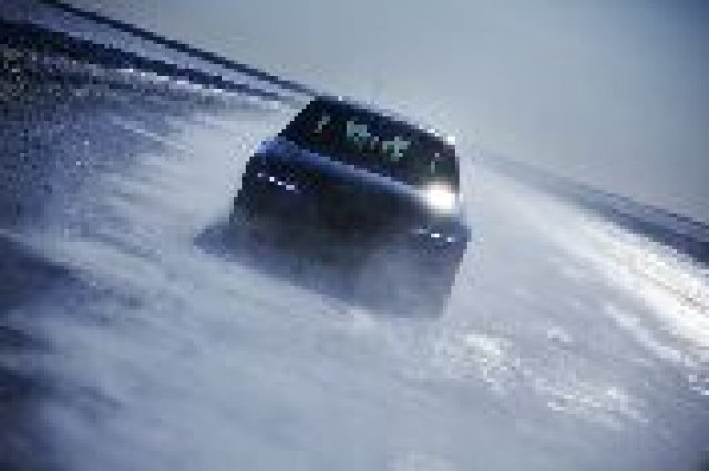 Audi би Bentley на леда