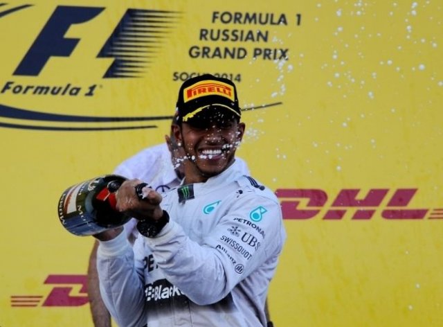 Хамилтън влезе в историята