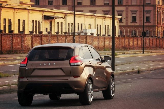 Разкриха моторите и трансмисиите на Lada XRAY