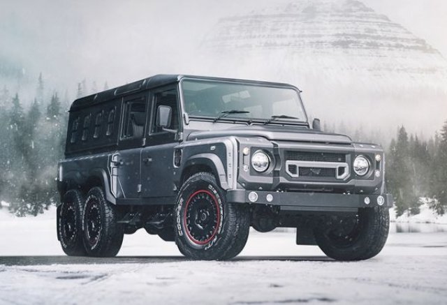Британско ателие направи уникален Land Rover Defender