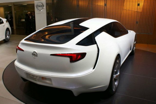 Opel готви нов флагман
