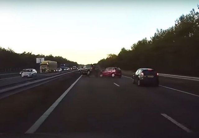 Автопилот на Tesla спаси шофьор в Холандия (ВИДЕО)