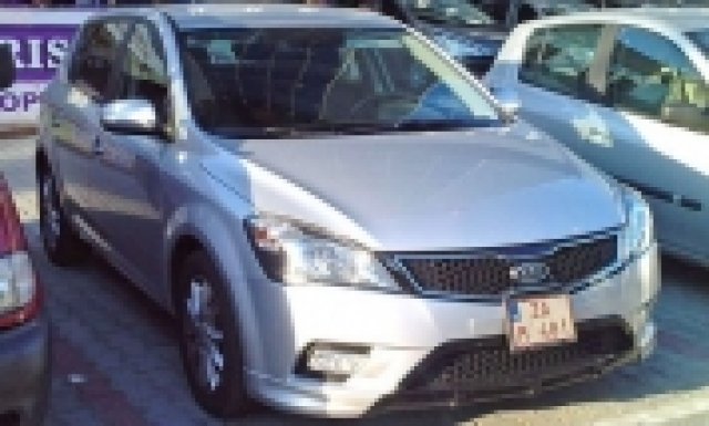 Неофициални снимки от обновената Kia Ceed