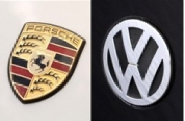 Все пак кой кого купува?