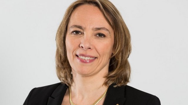 Жена застава начело на Renault