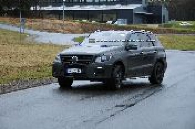 Новият Mercedes-Benz ML 63 AMG е готов за BMW X5 M