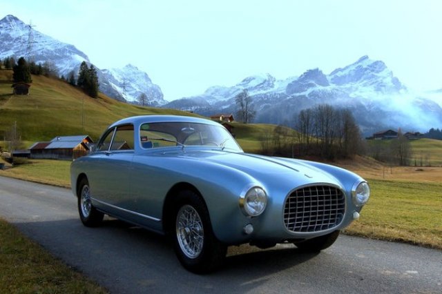 1,1 млн. долара за Ferrari 250 на търг 