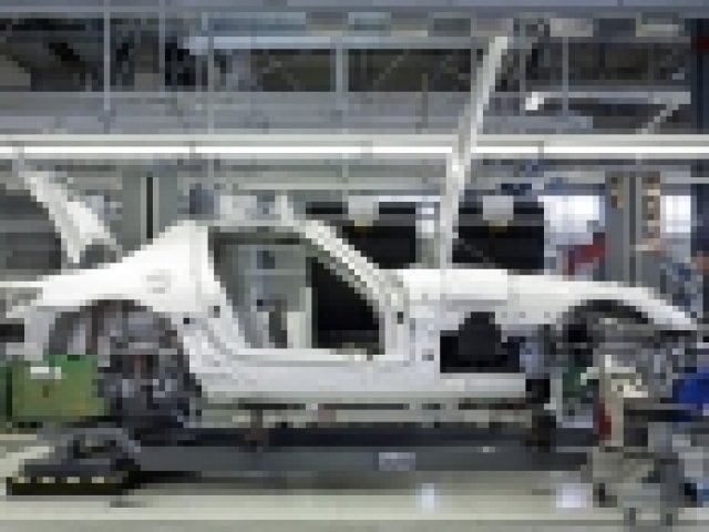 Mercedes-Benz започна серийното производство на SLS