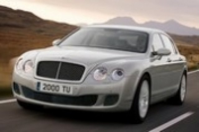 Bentley Continental Flying Spur: на скорост
