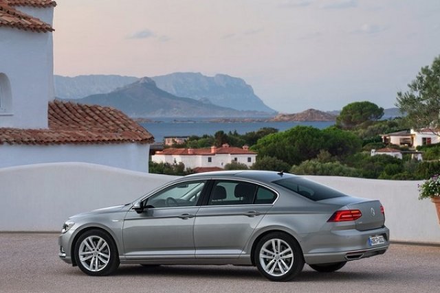 Volkswagen планира конкурент на BMW 5-Series