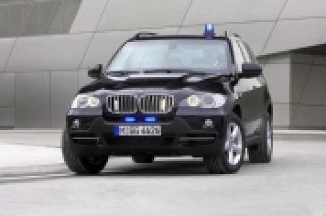 BMW X5 устойчив срещу „Калашников”