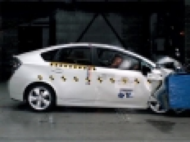 Хибридните автомобили по-опасни за пешеходците