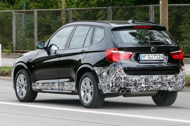 BMW тества обновеното X3