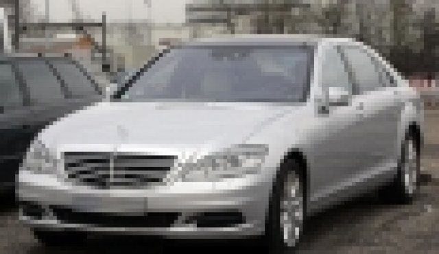 Това е Mercedes-Benz S-Class 2010