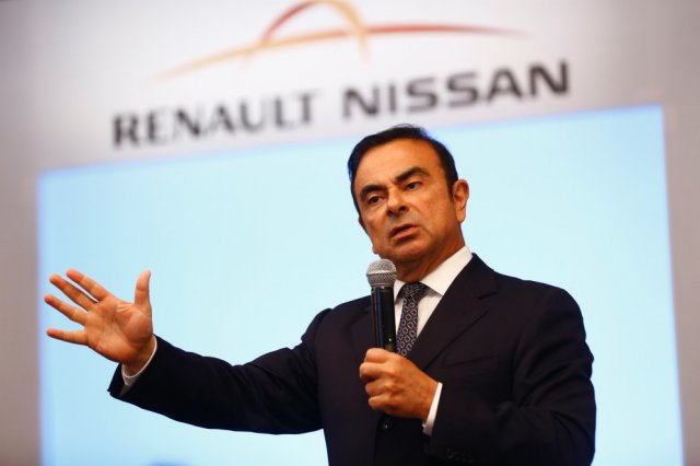 Франция спря сливането на Renault и Nissan