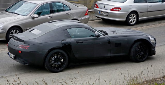 Mercedes-Benz избра името на конкурента на Porsche 911