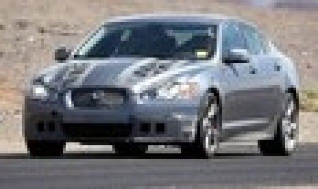 Jaguar готви „гореща” версия R на модел XF