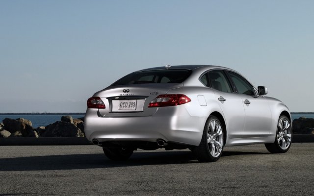 Mercedes ще вози Infiniti