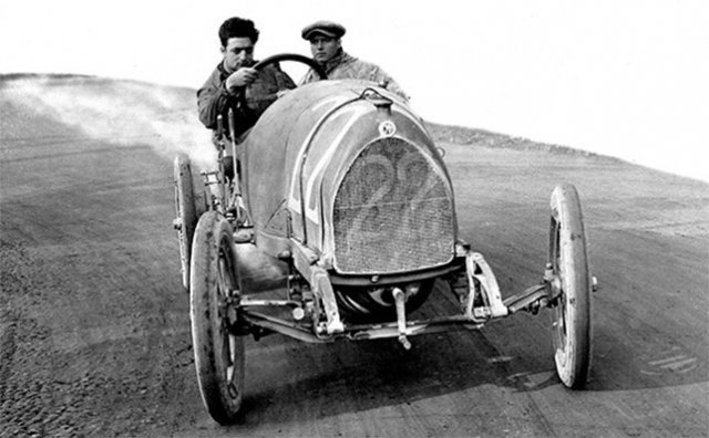 Историята на Ferrari в 2 минути (ВИДЕО)