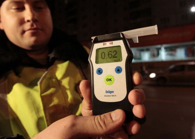 Спипат ли пиян зад волана – право в болницата с полицай