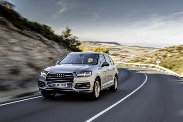 Хибридът Audi Q7 стартира от 80 000 евро