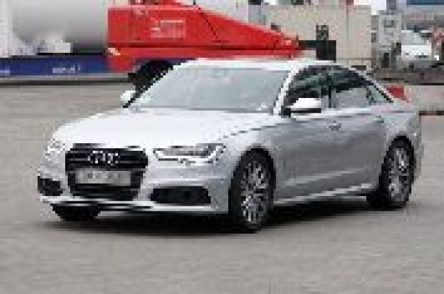 Шпионски снимки от „горещото” Audi S6