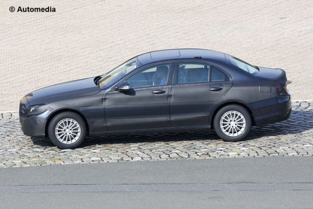 Новият Mercedеs-Benz C-class с все по-малко камуфлаж