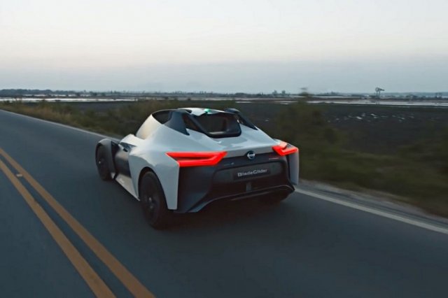 Nissan BladeGlider излиза на пътя този месец