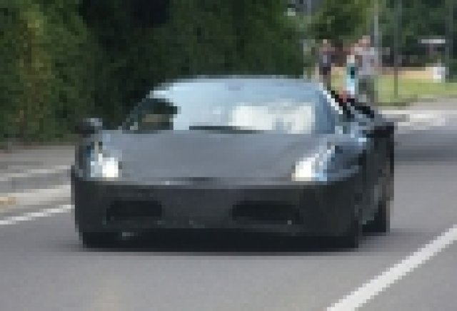 Първи снимки на Ferrari F450