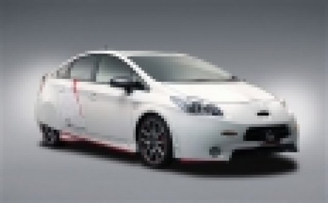 Toyota пуска спортен Prius