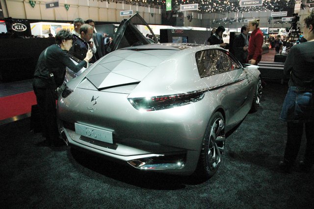 Задава се заместникът на Citroen C6