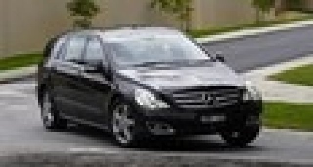 Mercedes-Benz ще обновява R-Клас