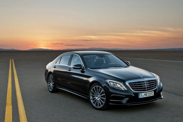Mercedes заменя алуминия с пластмаса при следващата S-Class